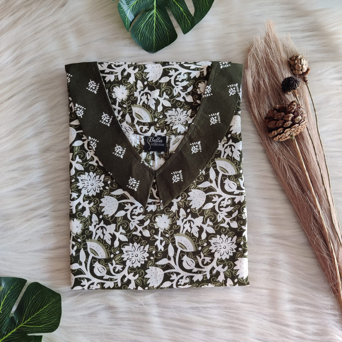 Green And White Floral Printed Premium Cotton Peter Pan Collar Nighty | Free Size | Chest Width 44″| Length 55″-56″