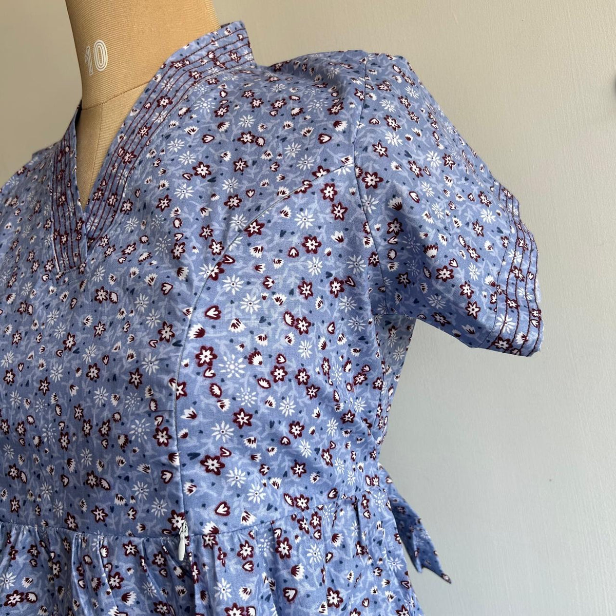 Blue Floral Printed Premium Cotton V Collar Neck Short Maternity Gown | Free Size |