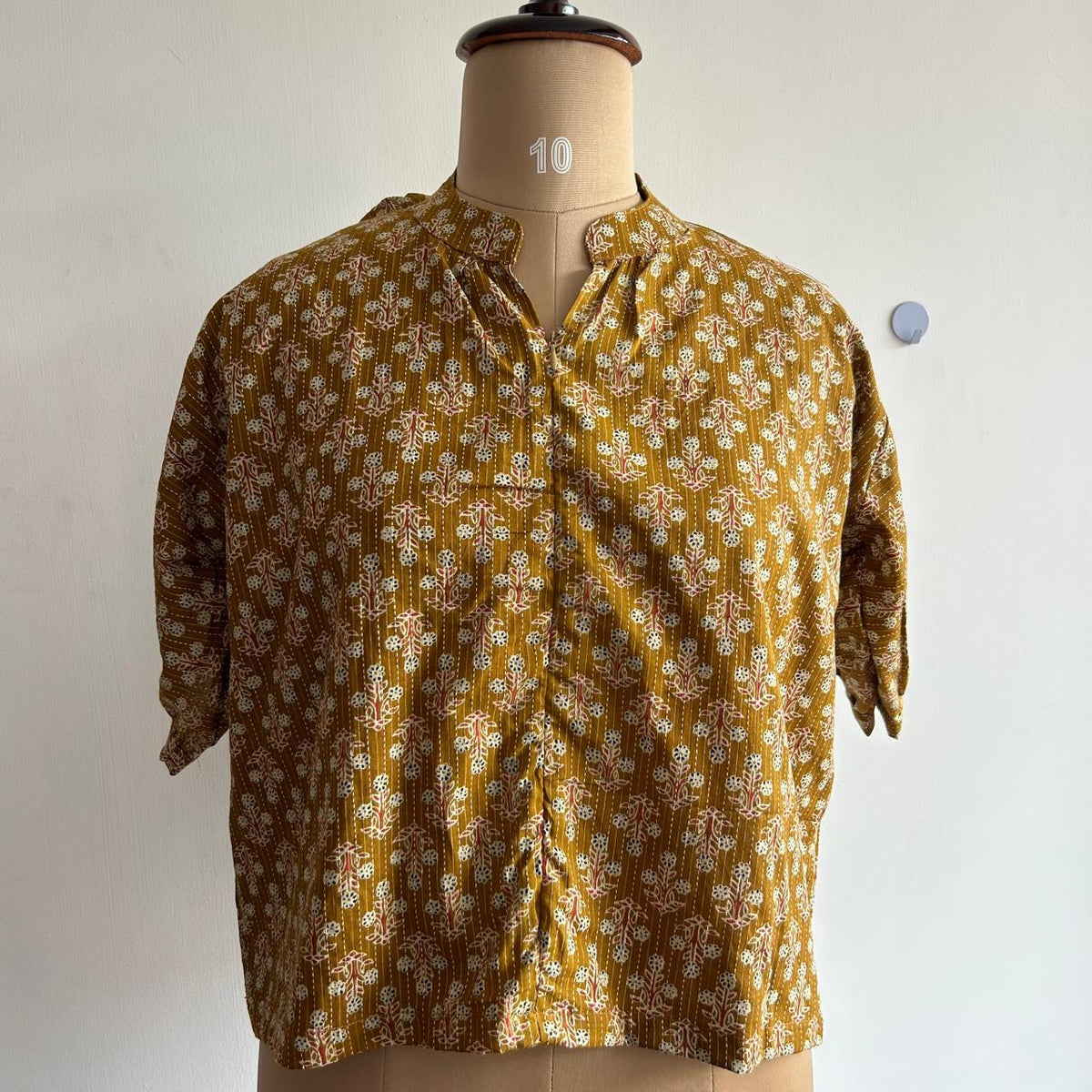 Brown Floral Printed Kantha Cotton Short Feeding Top With Centre Long Zip And Puff Sleeve | Free Size |