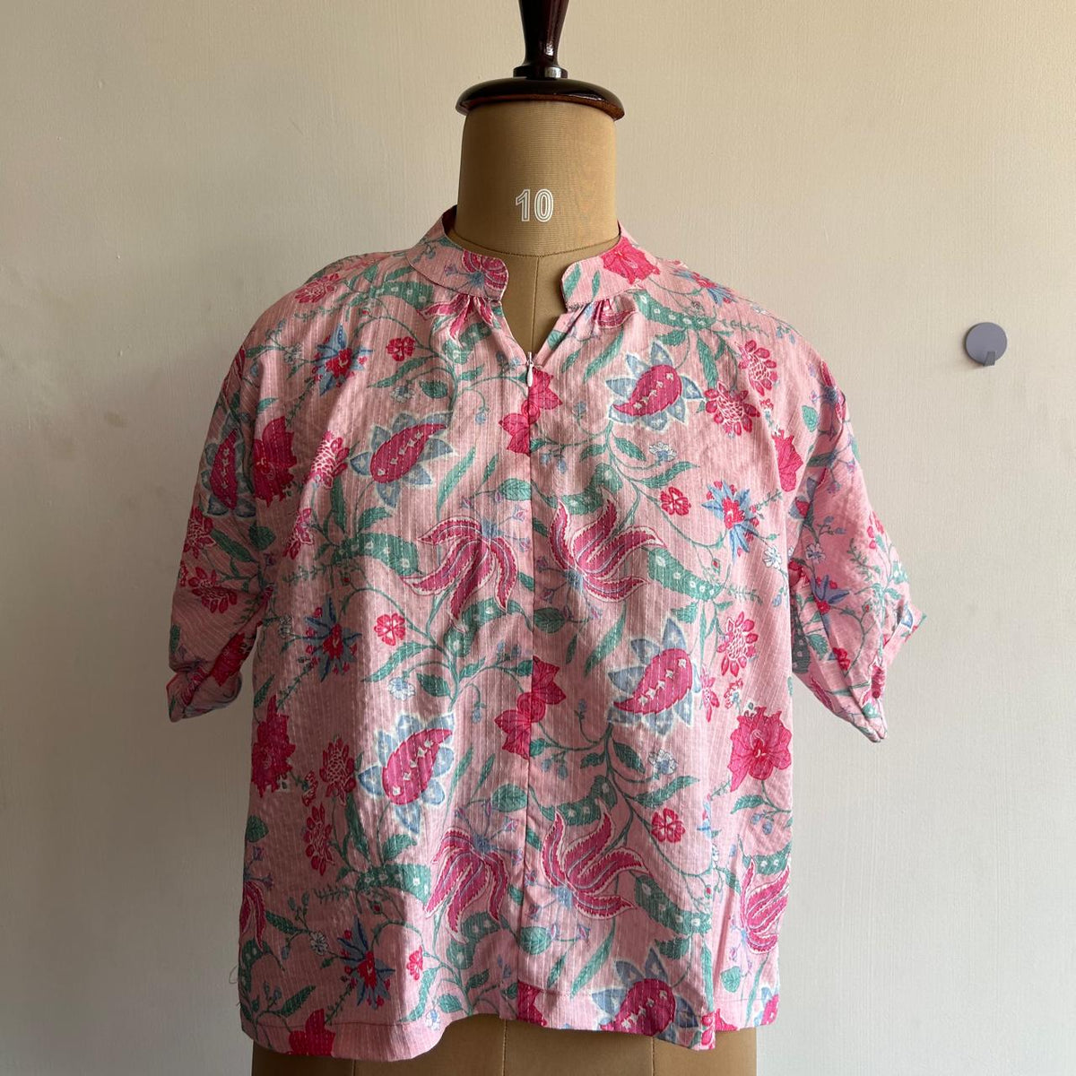 Pink Floral Printed Kantha Cotton Short Feeding Top With Centre Long Zip And Puff Sleeve | Free Size |