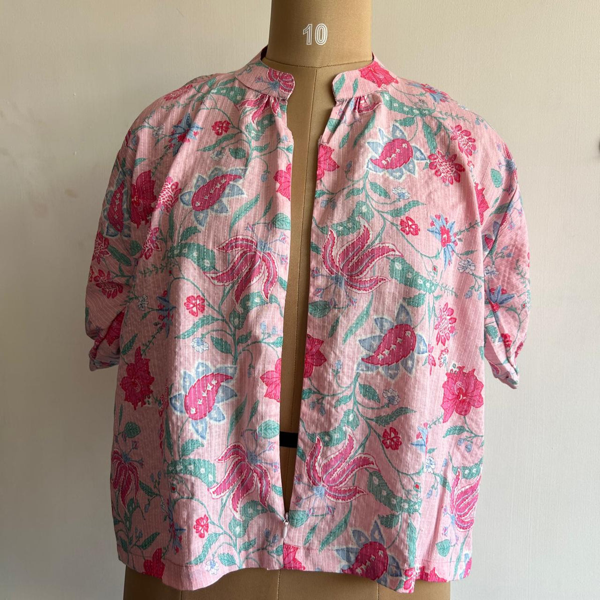 Pink Floral Printed Kantha Cotton Short Feeding Top With Centre Long Zip And Puff Sleeve | Free Size |