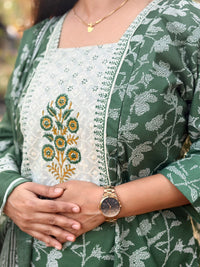 Green Floral Printed Round Neck Cotton Feeding 3 Piece Set With Pant And Dupatta | Free size