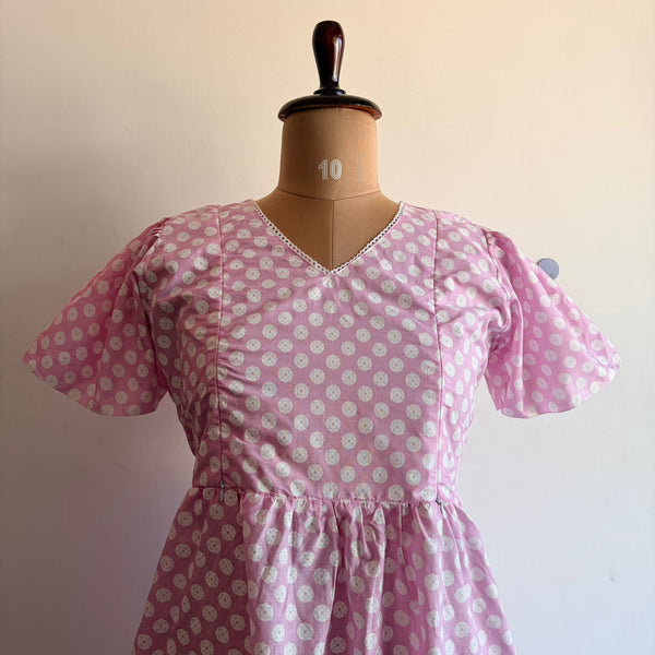 Pale Pink Floral Printed Cambric Cotton V Neck Puff Sleeve Feeding Gown With Two Side Invisible Zip And Back Tie | Free Size |
