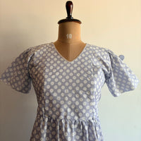 Lavender Floral Printed Cambric Cotton V Neck Puff Sleeve Feeding Gown With Two Side Invisible Zip And Back Tie | Free Size |