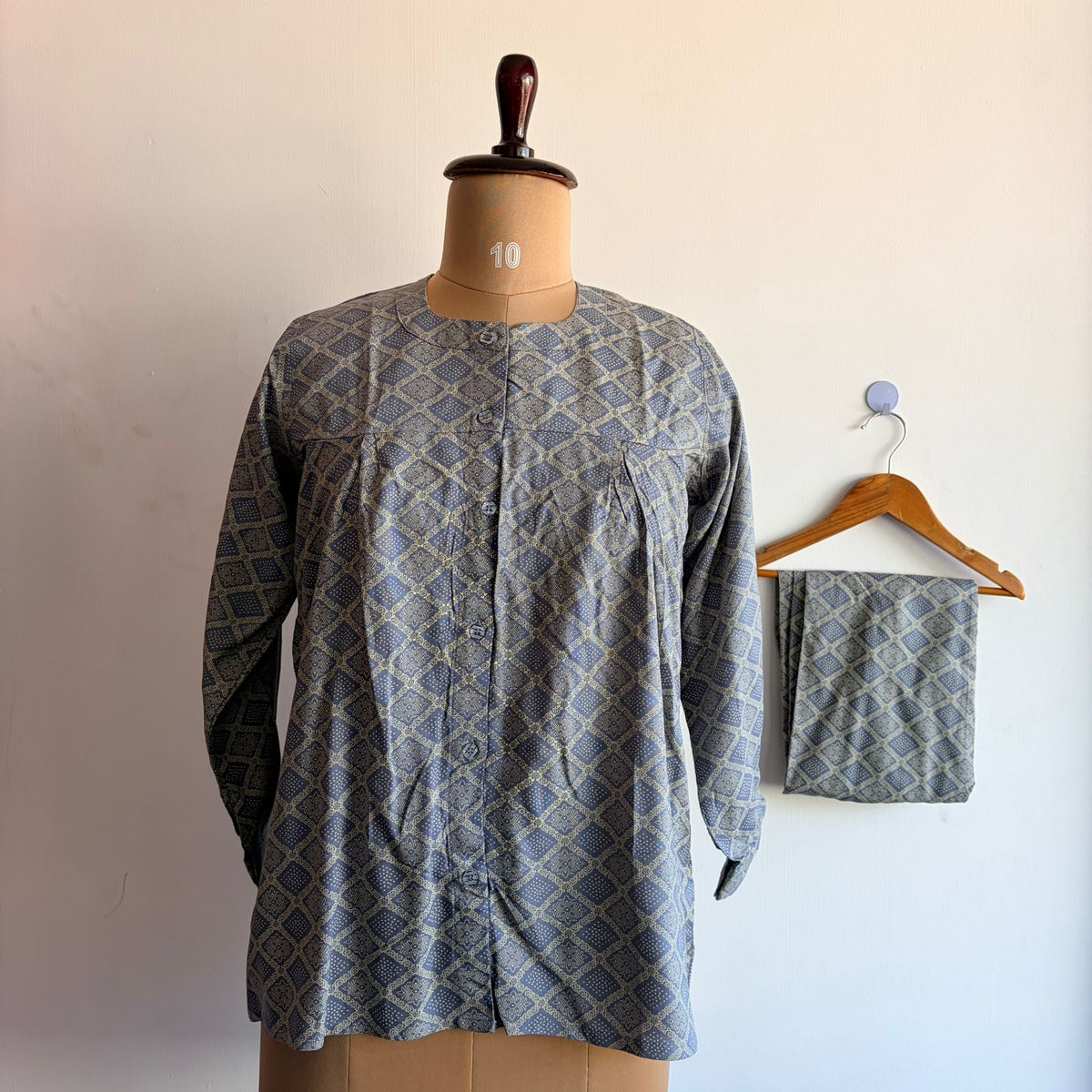 Grey Printed Round Neck Rayon Full Sleeve Loungewear Pyjama Set | Free Size |