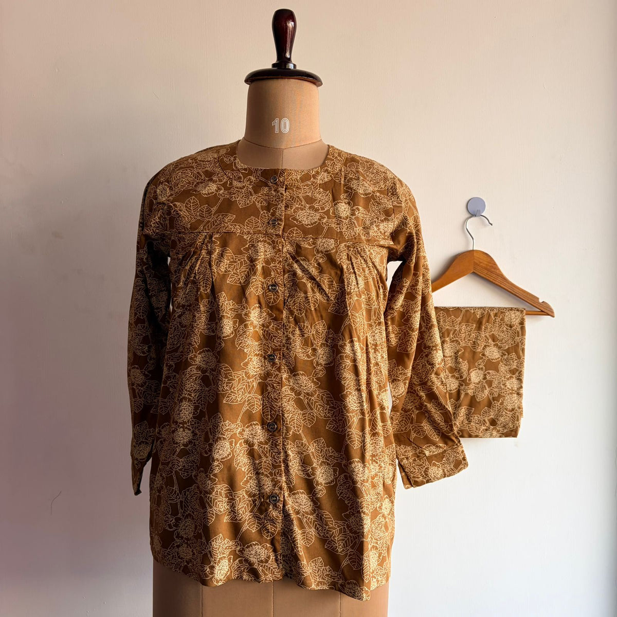Brown Floral Printed Round Neck Rayon Full Sleeve Loungewear Pyjama Set | Free Size |