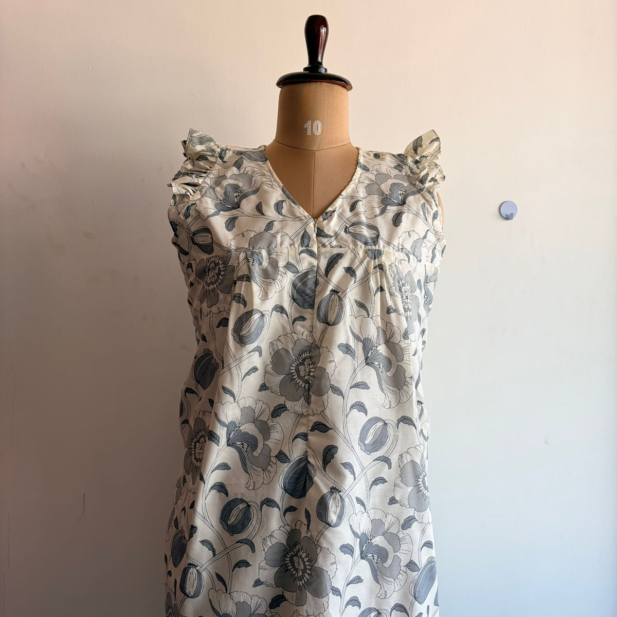 Grey Floral Printed White Cambric Cotton V- Neck Ruffle Sleeve Long Zip Short Maternity Gown | Free Size | Chest Width 44″| Length 44″|