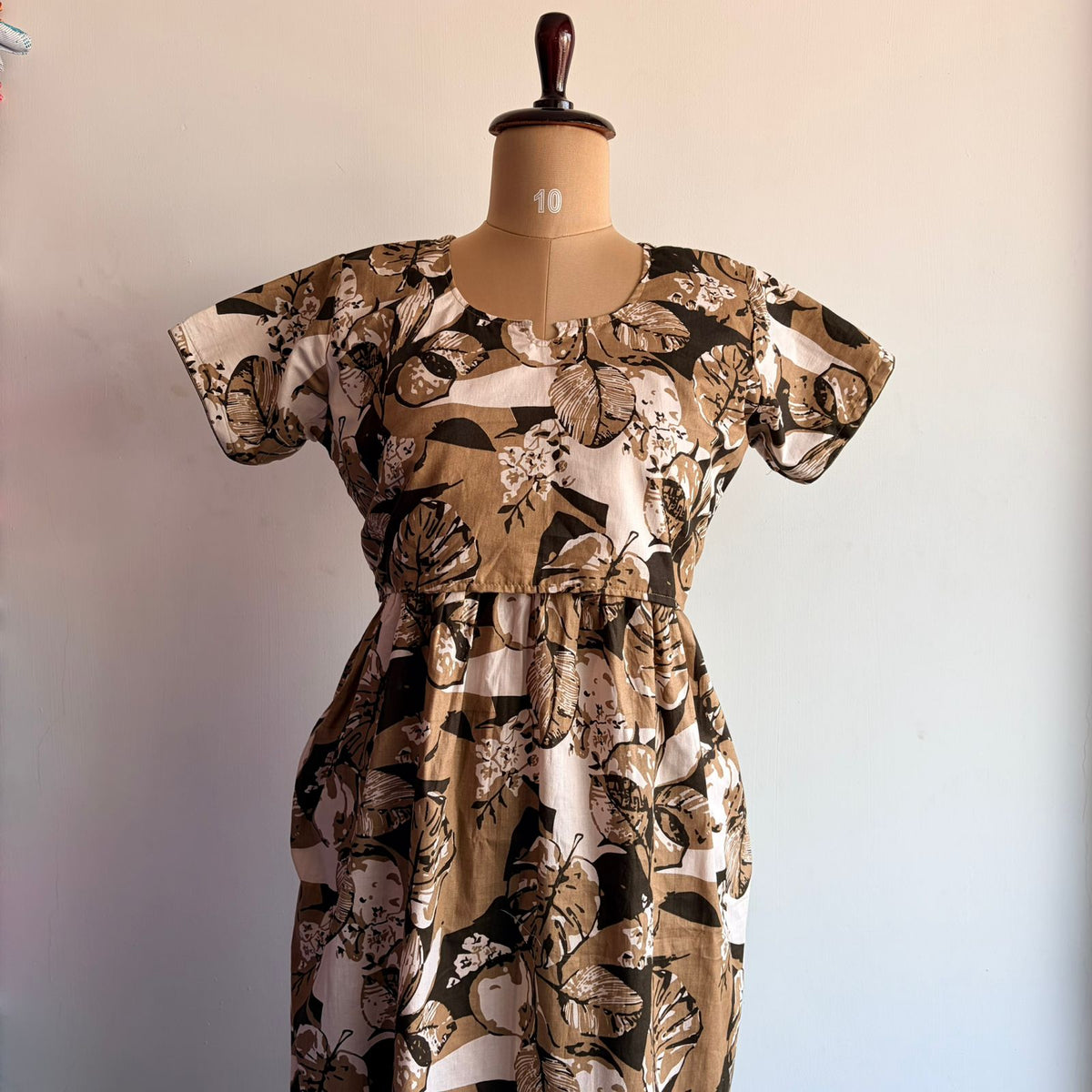 Brown Leaf Printed Premium Cotton Buttonless Zipless Short Maternity Nighty | Free Size | Chest Width 44″| Length 46″