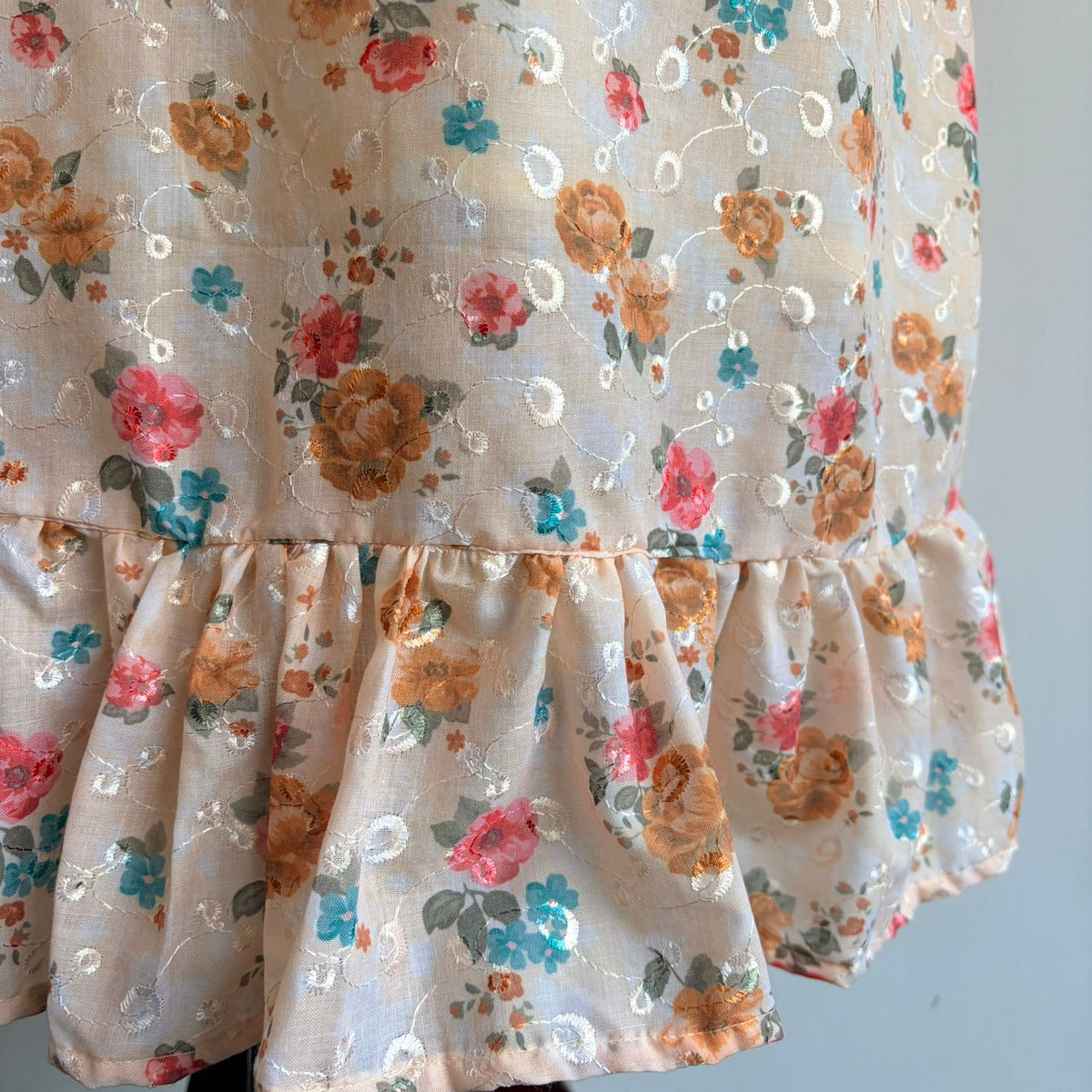 Cream Floral Printed Hakoba Ruffle Sleeve Short Maternity Gown | Free Size | Chest Width 44″| Length 44″