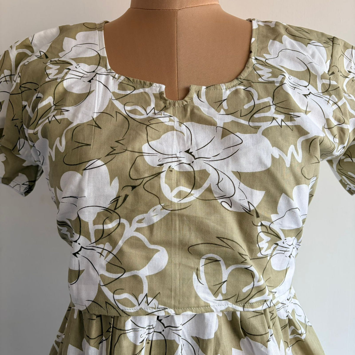 Ash Green And White Printed Premium Cotton Buttonless Zipless Short Maternity Nighty | Free Size | Chest Width 44″| Length 46″