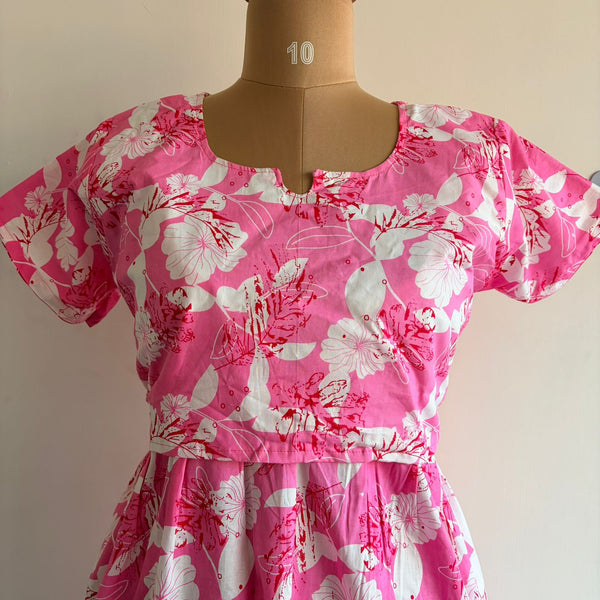 Peach And White Floral Printed Premium Cotton Buttonless Zipless Short Maternity Nighty | Free Size | Chest Width 44″| Length 46″