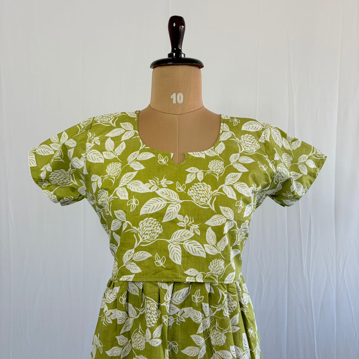 Green Floral Printed Premium Cotton Buttonless Zipless Short Maternity Nighty | Free Size | Chest Width 44″| Length 46″