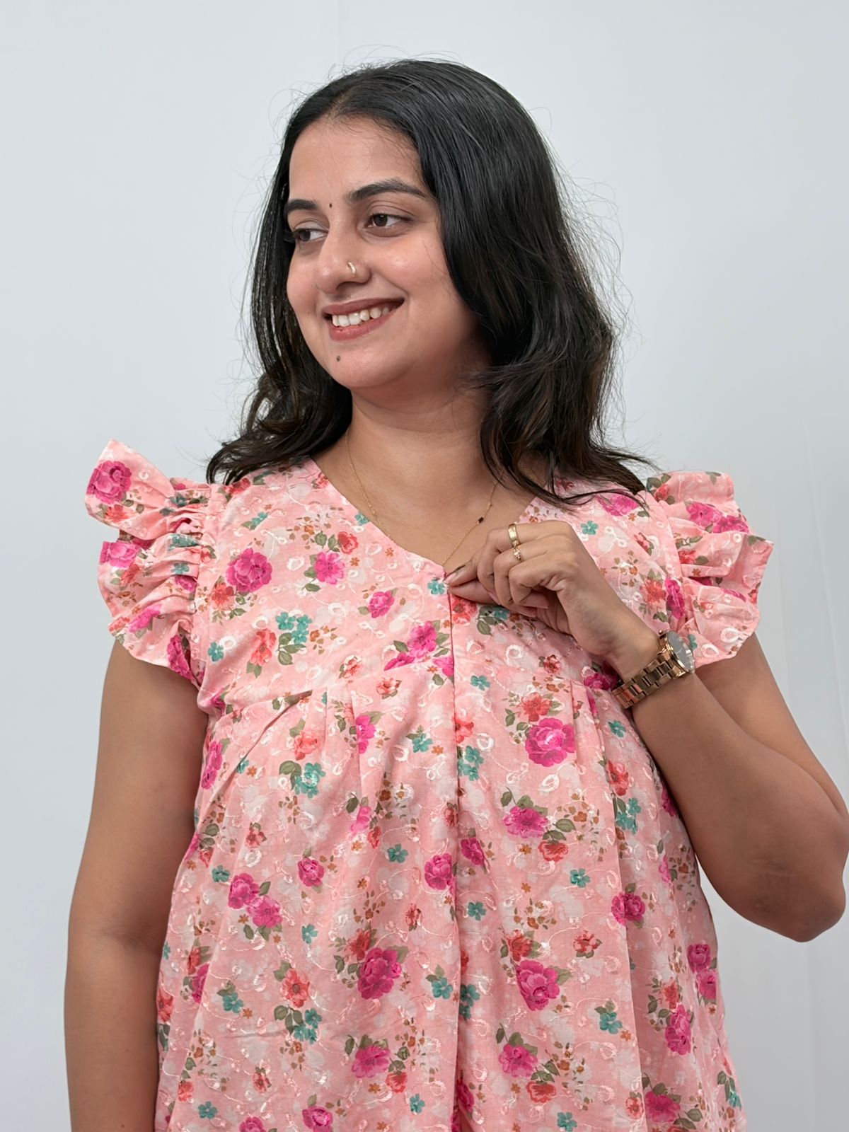 Pastel Peach Floral Hakoba V- Neck Ruffle Sleeve Long Zip Short Maternity Gown | Free Size | Chest Width 44″| Length 44″