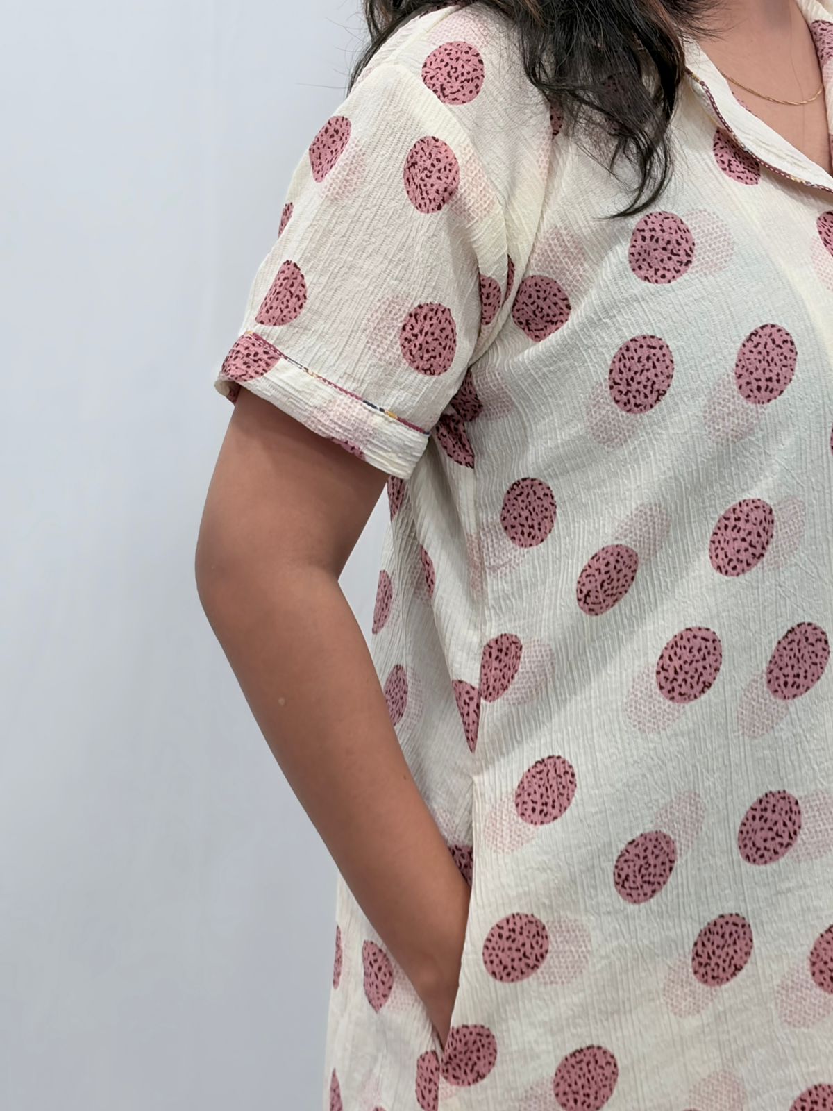 Pink And Cream Dot Printed Seer Sucker Full Open Long Polo Shirt Dress | Side Pocket | Free Size | Chest Width 44″| Length 44″