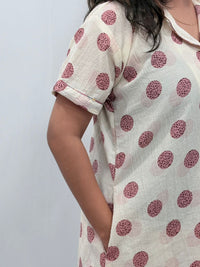 Pink And Cream Dot Printed Seer Sucker Full Open Long Polo Shirt Dress | Side Pocket | Free Size | Chest Width 44″| Length 44″
