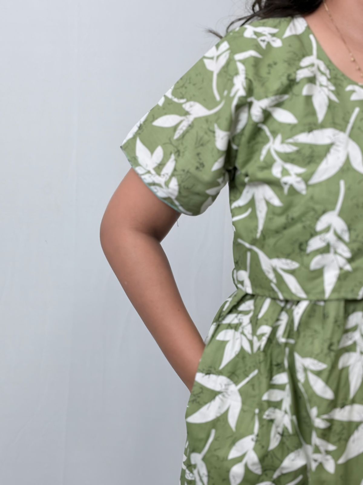 Green Leaf Printed Premium Cotton Buttonless Zipless Short Maternity Nighty | Free Size | Chest Width 44″| Length 46″