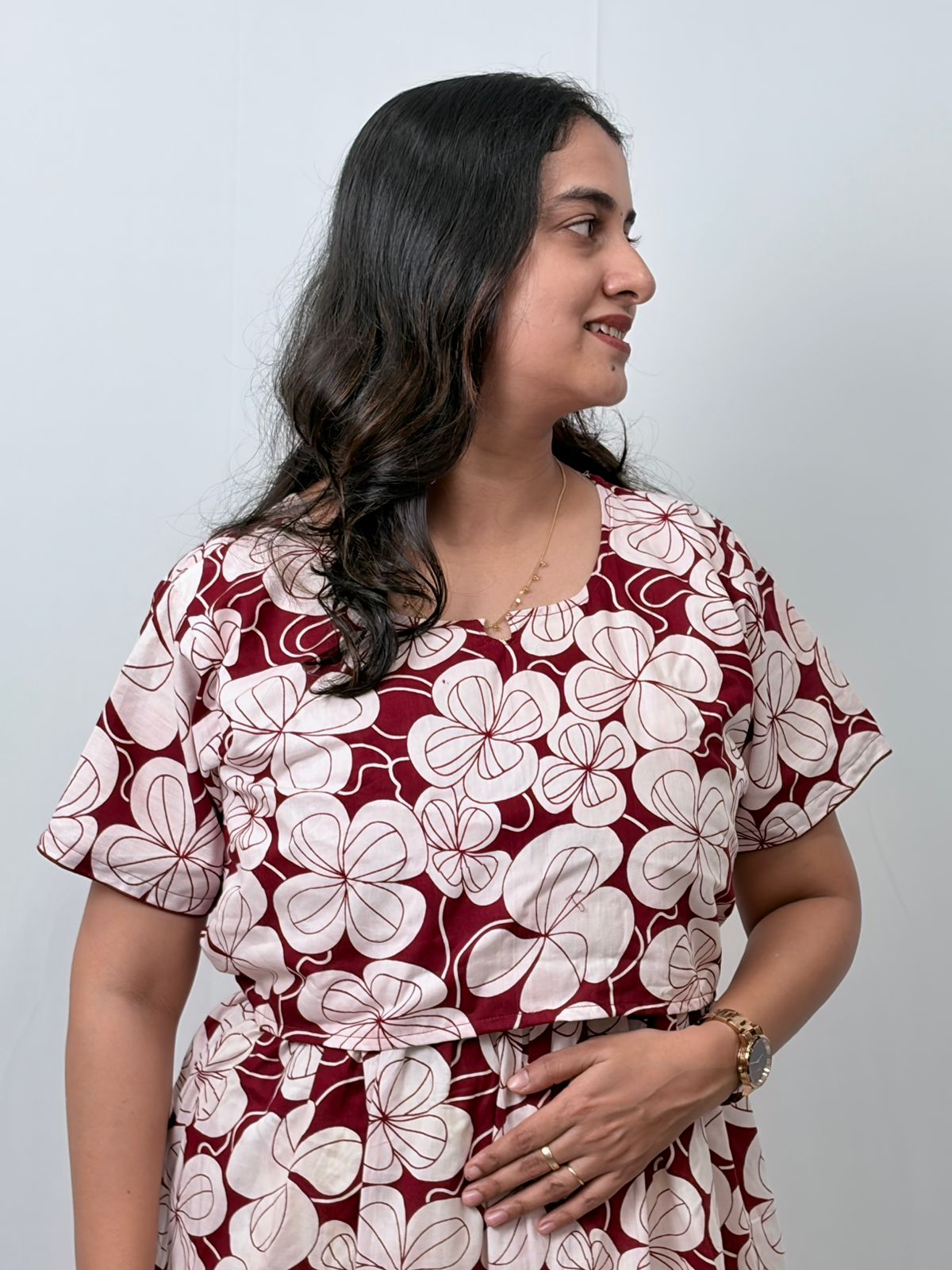 Maroon And White Floral Printed Premium Cotton Buttonless Zipless Short Maternity Nighty | Free Size | Chest Width 44″| Length 46″