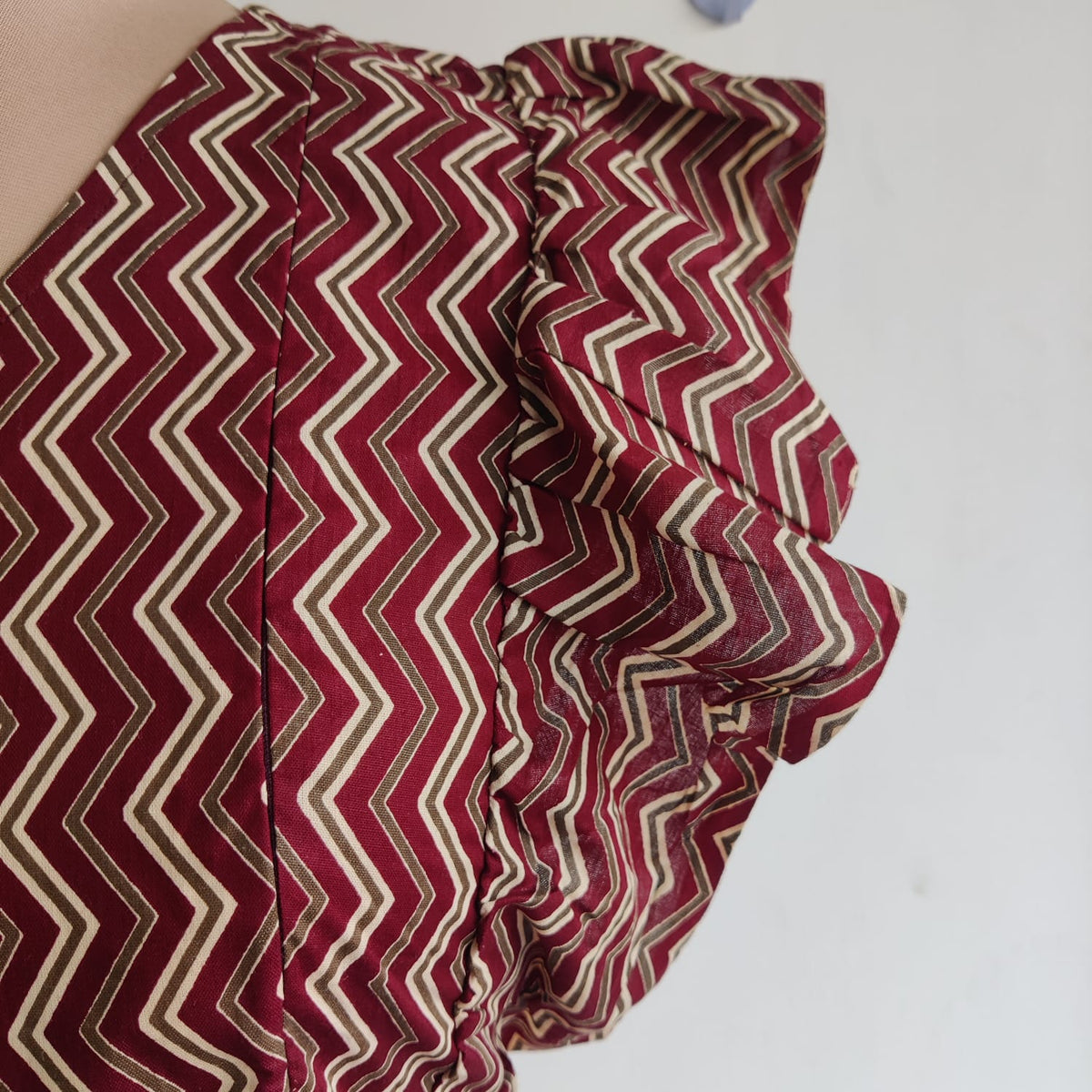 Garage Sale - Cream And Maroon Stripes Printed Gujari Cotton Ruffle Sleeve Short Maternity Gown