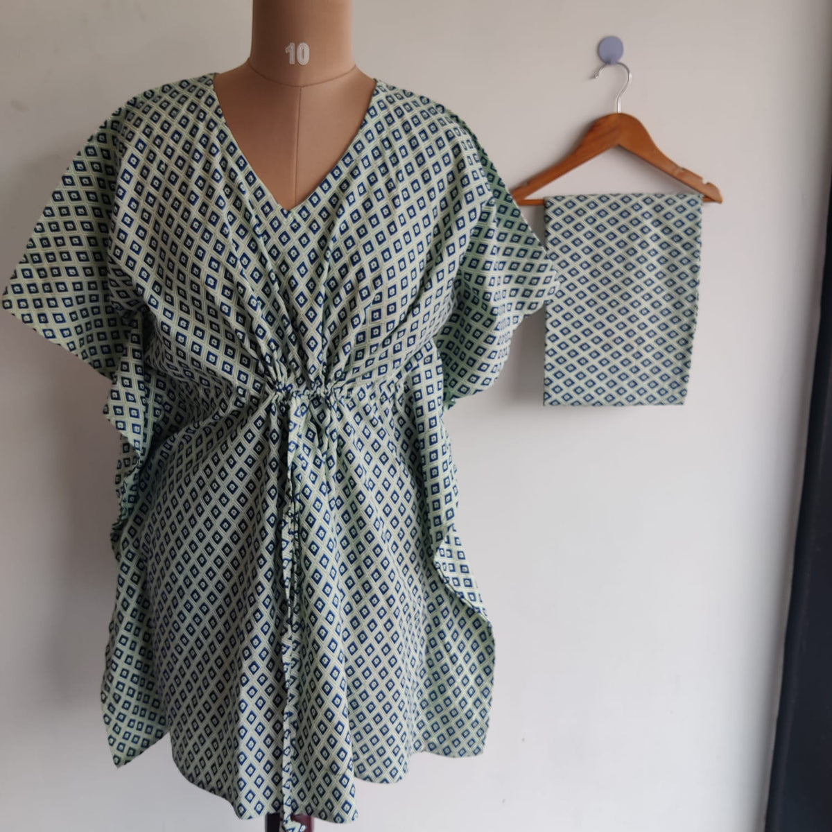 Garage Sale - Pastel Green Printed Pure Cotton Non Feeding Kaftan Loungewear Pyjama Set | Free Size