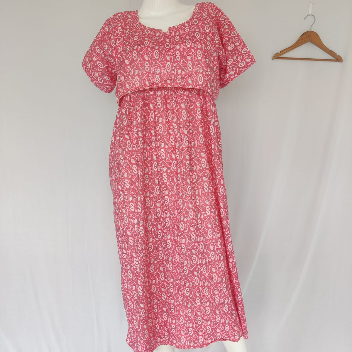 Garage Sale - Peach Printed Premium Cotton Buttonless Zipless Short Maternity Nighty | Free Size | Chest Width 44″| Length 46″