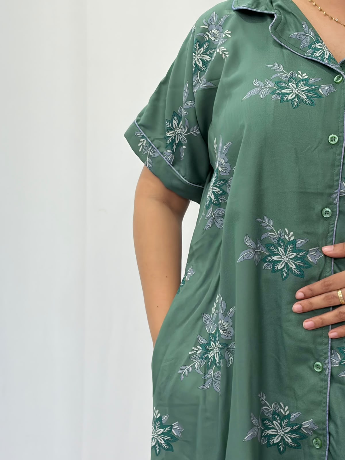 Green Floral Printed Alfine Full Open Long Polo Shirt Dress | Side Pocket | Free Size | Chest Width 44″| Length 44″
