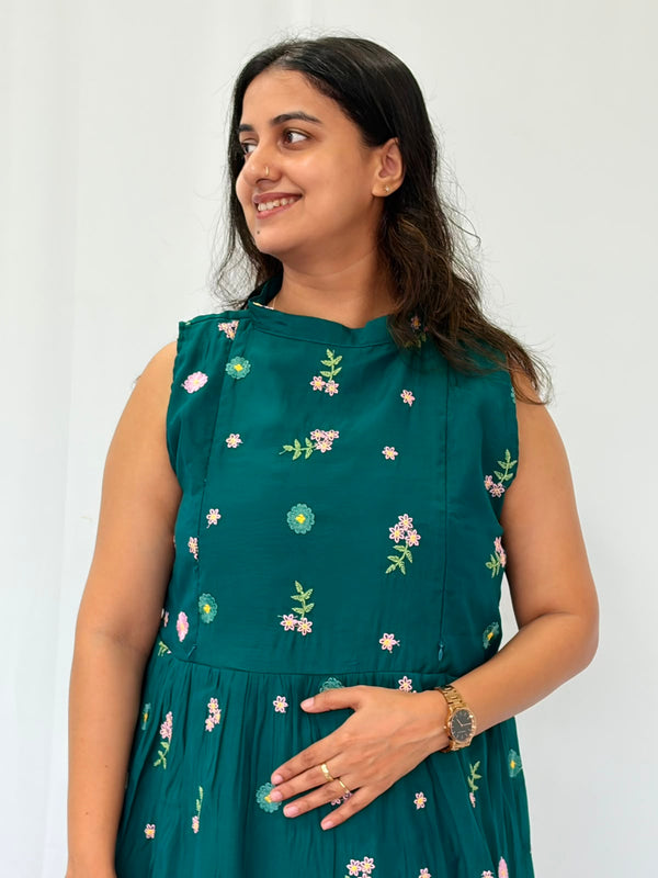 Green Floral Embroidered Mul Chanderi Sleeveless Feeding Kurti With Two Side Invisible Zip | Free Size | 46" length