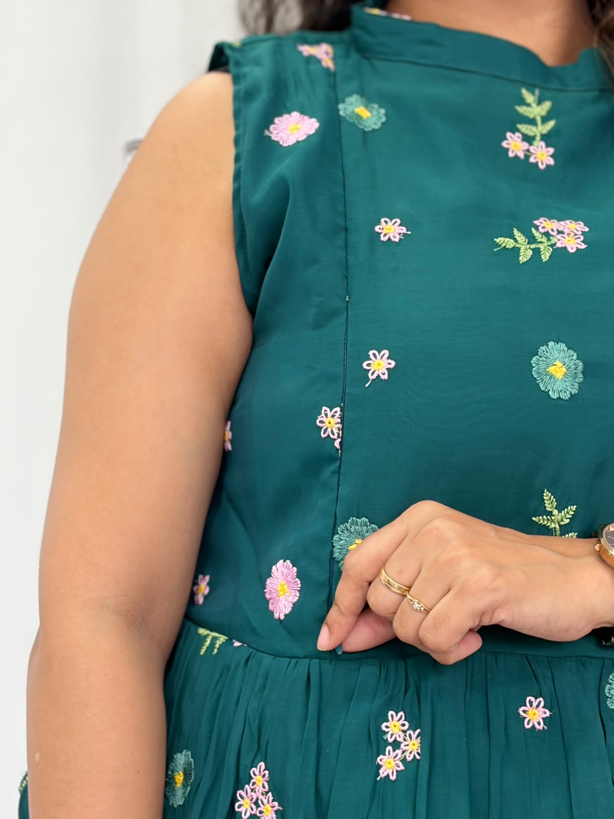 Green Floral Embroidered Mul Chanderi Sleeveless Feeding Kurti With Two Side Invisible Zip | Free Size | 46" length