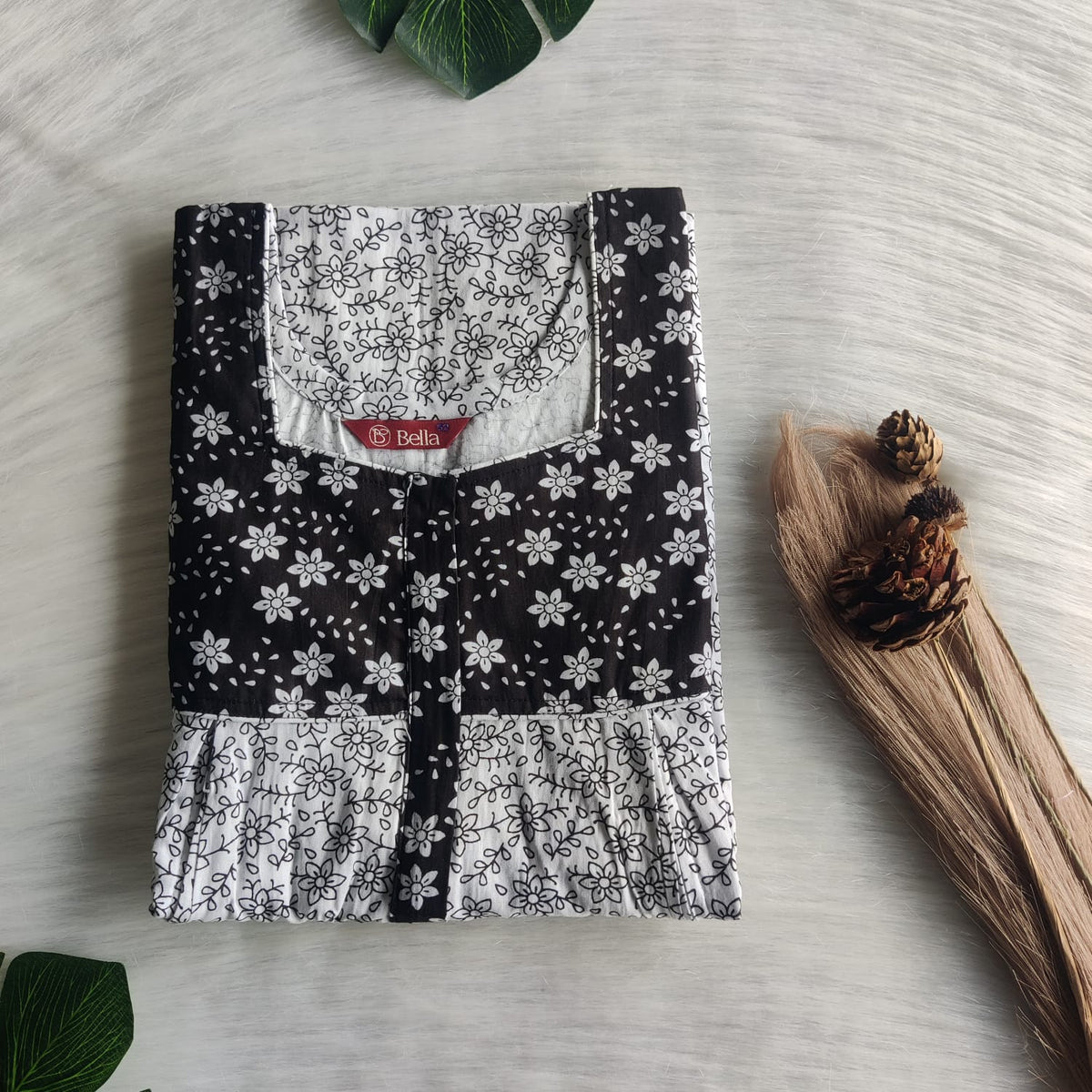 Black And White Floral Printed Premium Cotton Pleated Vertical Zip Feeding Nighty | Free Size | Chest Width 44″| Length 54″-56″