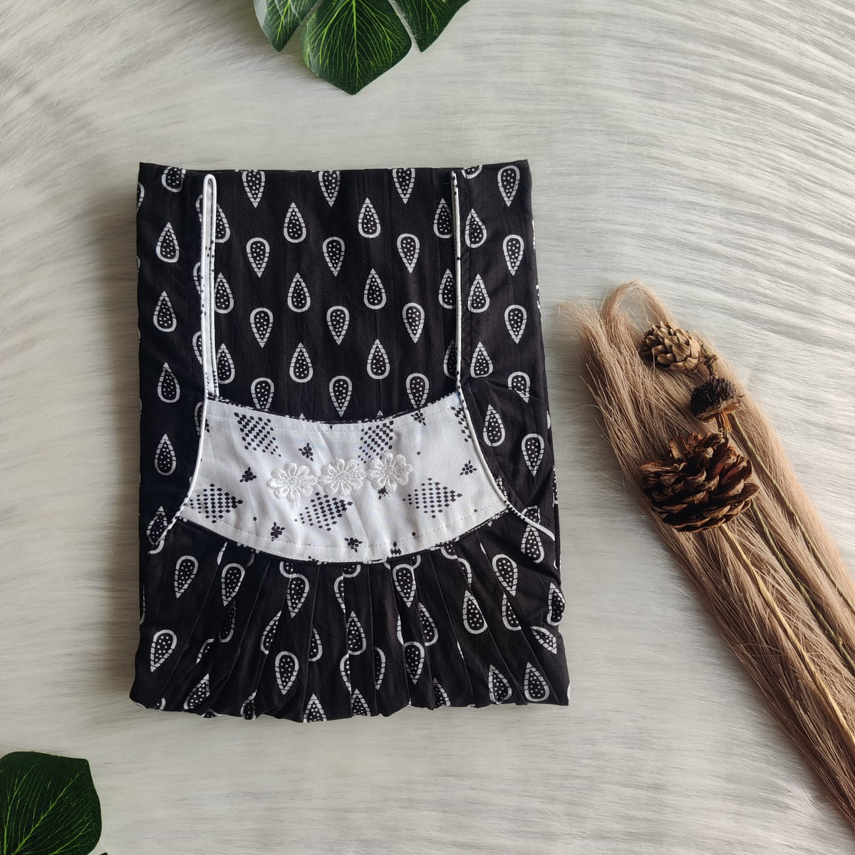 Black Raindrops Printed Premium Cotton Three Flower Nighty |Free Size | Chest Width 44"| Length 54"-55"