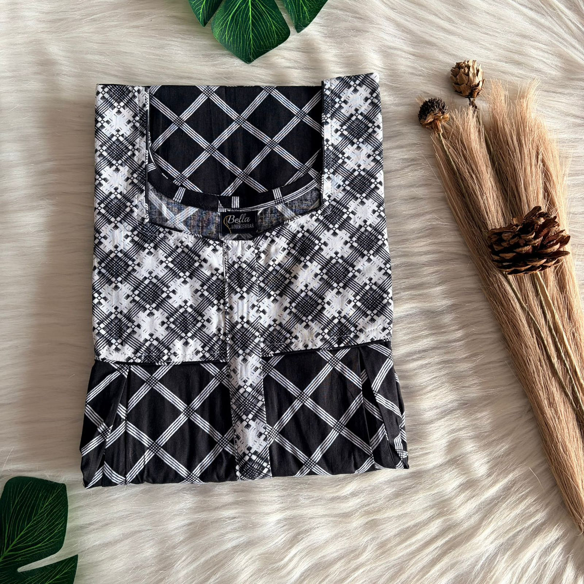 White And Black Printed Premium Cotton Pleated Vertical Zip Feeding Nighty | Free Size | Chest Width 44″| Length 54″-56″