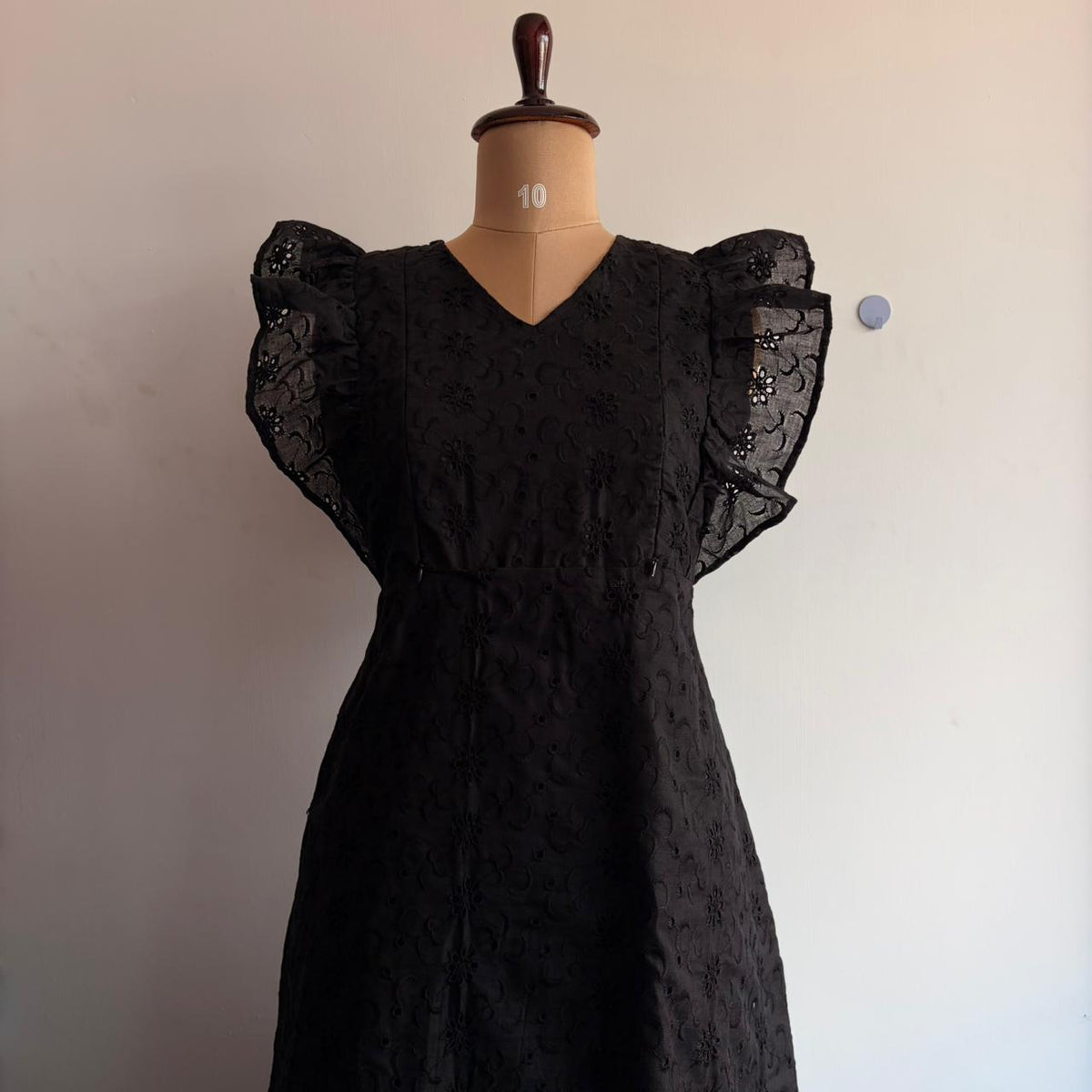 Black Hakoba Ruffle Sleeve Short Maternity Gown | Free Size | Chest Width 44″| Length 44″|