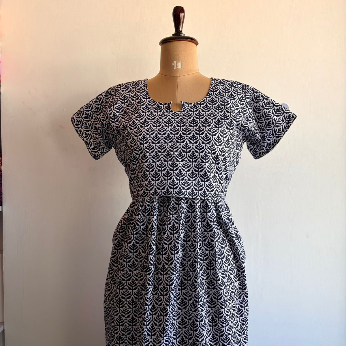 Navy-Blue And White Printed Premium Cotton Buttonless Zipless Short Maternity Nighty | Free Size | Chest Width 44″| Length 46″