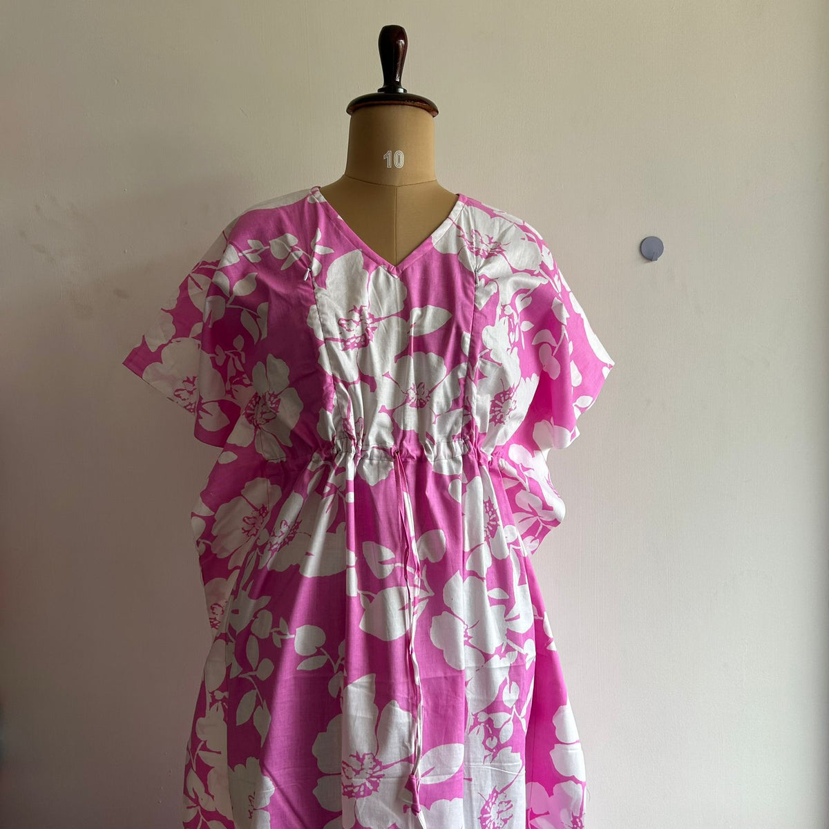 Pink And White Floral Printed Feeding Kaftan | Free Size | Chest Width 44″| Length 56″|