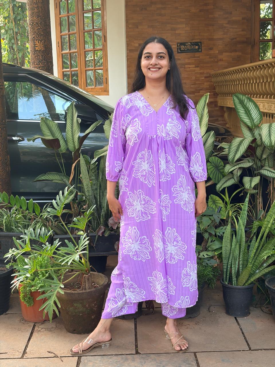 Lavender Floral Printed Cotton Slub V - Neck Feeding Kurti Co-ord Set With Centre Long Invisible Zip| Palazzo Pant | Free Size