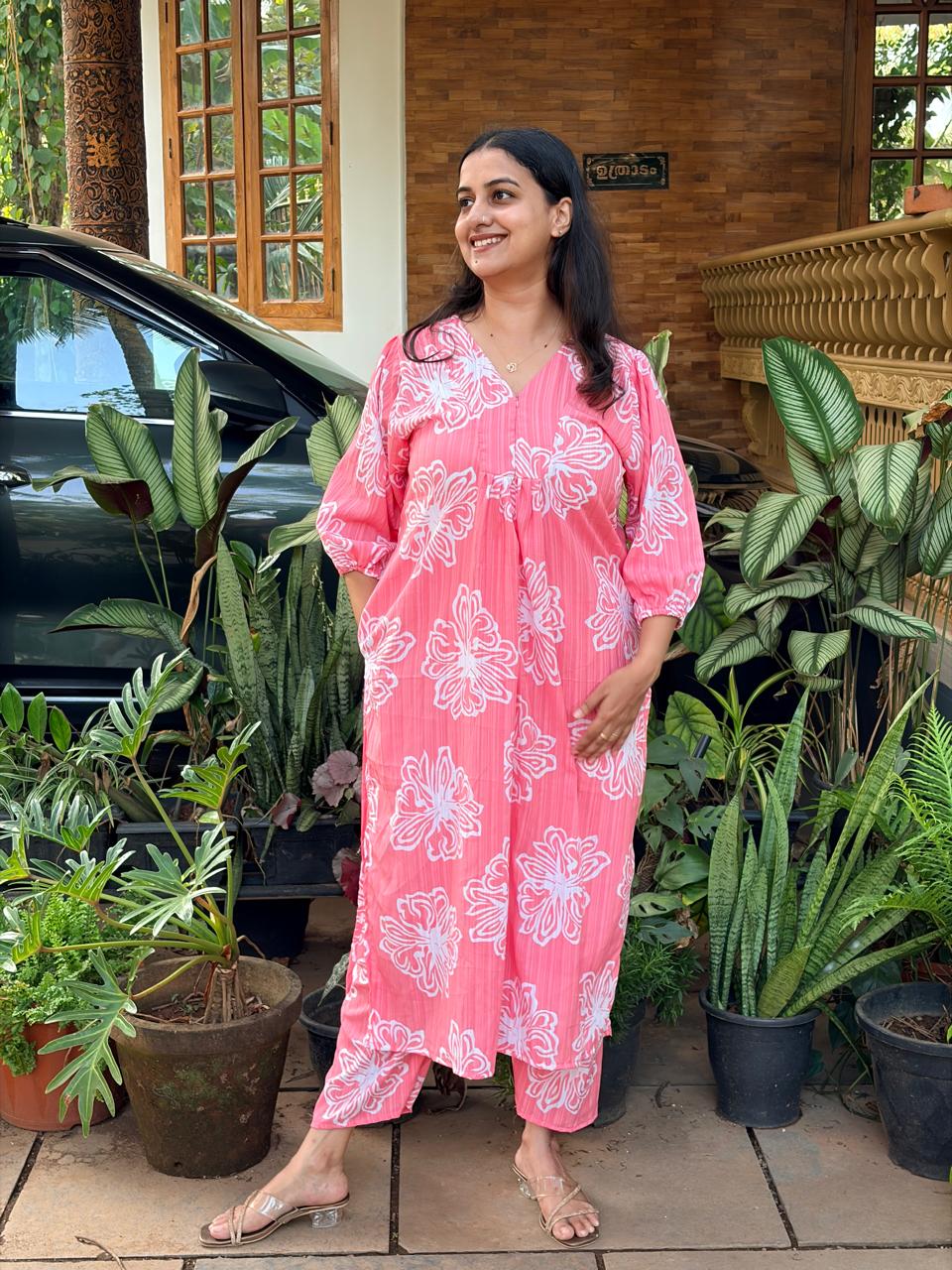 Peach Floral Printed Cotton Slub V - Neck Feeding Kurti Co-ord Set With Centre Long Invisible Zip| Palazzo Pant | Free Size