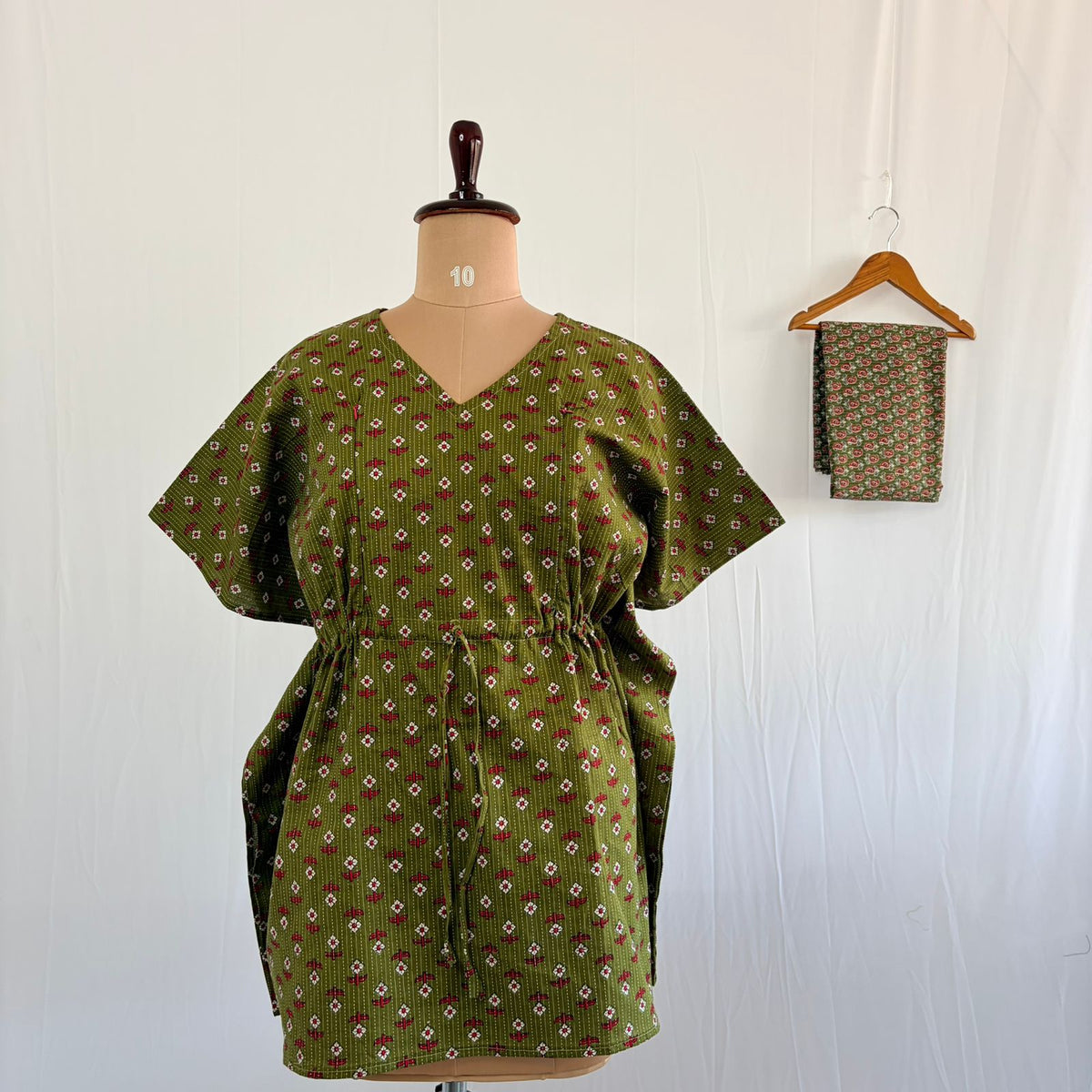 Red And White Floral Printed Green Kantha Cotton Feeding Kaftan Loungewear Pyjama Set | Free Size