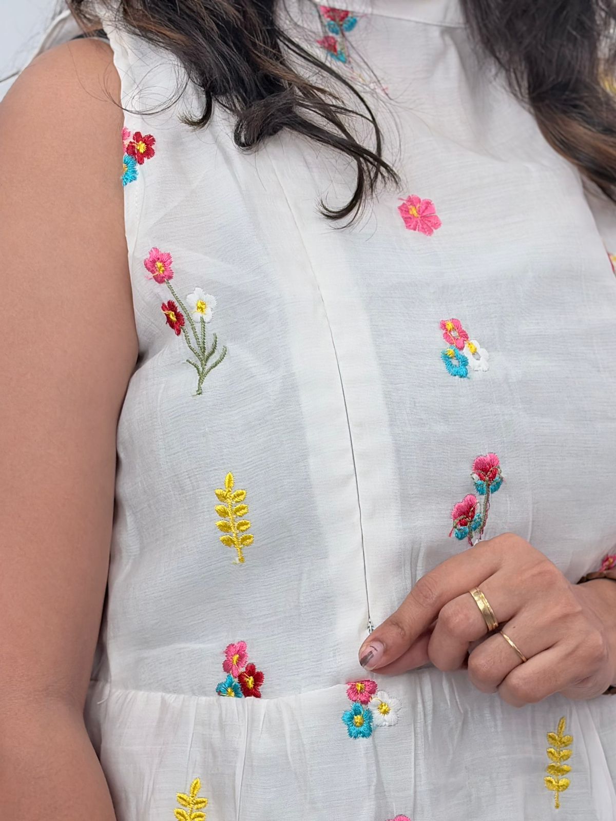 White Floral Embroidered Mul Chanderi Sleeveless Feeding Kurti With Two Side Invisible Zip | Free Size | 46" length